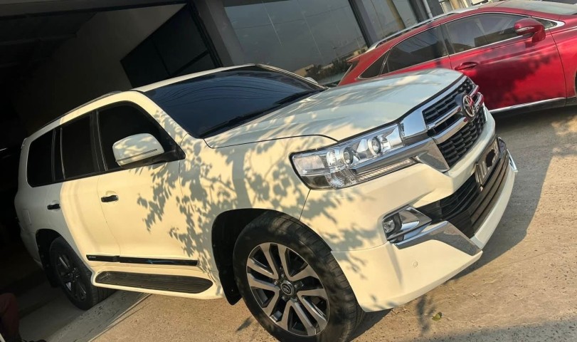 Venda TOYOTA LAND CRUISER VXR