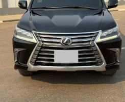A venda LEXUS LX570