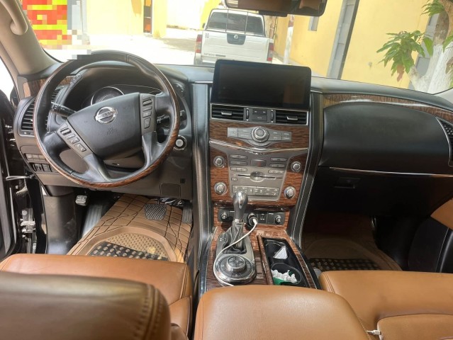 Venda NISSAN PATROL (PLATINUM)
