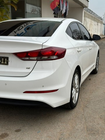 Venda HYUNDAI AVANTE LIMPO SEMI NOVO