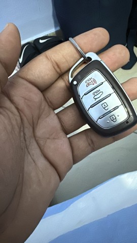Venda HYUNDAI AVANTE LIMPO SEMI NOVO