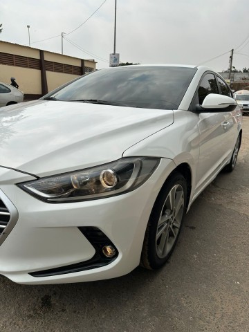 Venda HYUNDAI AVANTE LIMPO SEMI NOVO