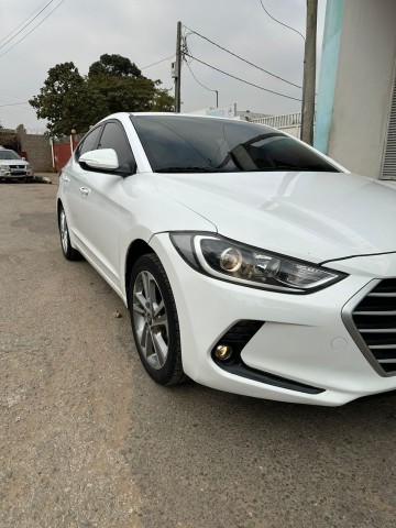 Venda HYUNDAI AVANTE LIMPO SEMI NOVO