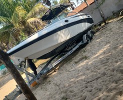 A venda Barco crowline 16 lugares