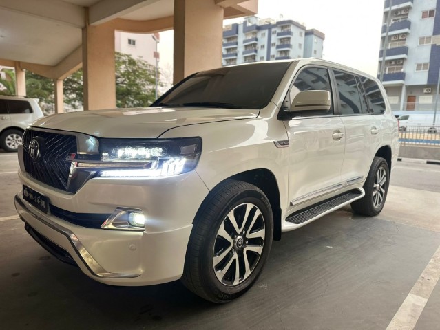 Venda TOYOTA LAND CRUISER VX.R V8