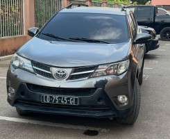A venda Vendo Toyota RAV4 Limpo
