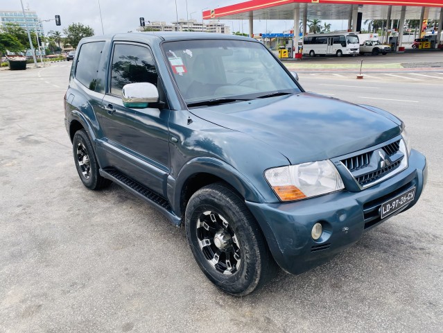 Venda Mitsubishi Pajero desportivo limpo