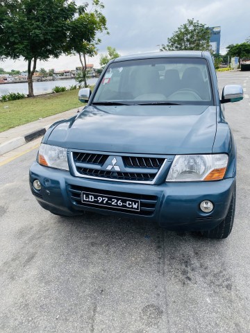 Venda Mitsubishi Pajero desportivo limpo