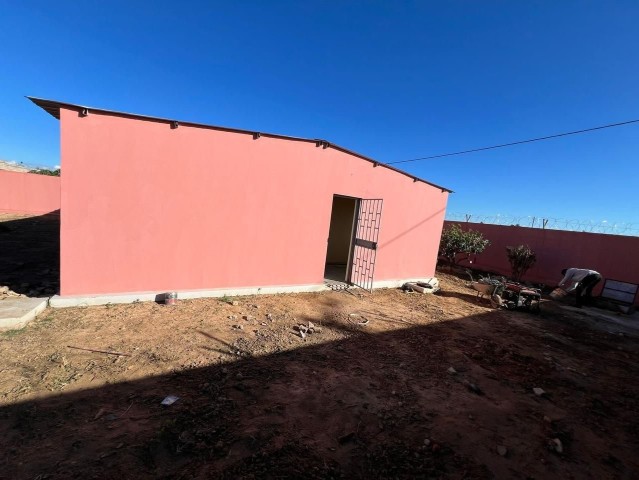 Venda Vivenda a venda no (Lubango) nova urbanização da (Eiwa)