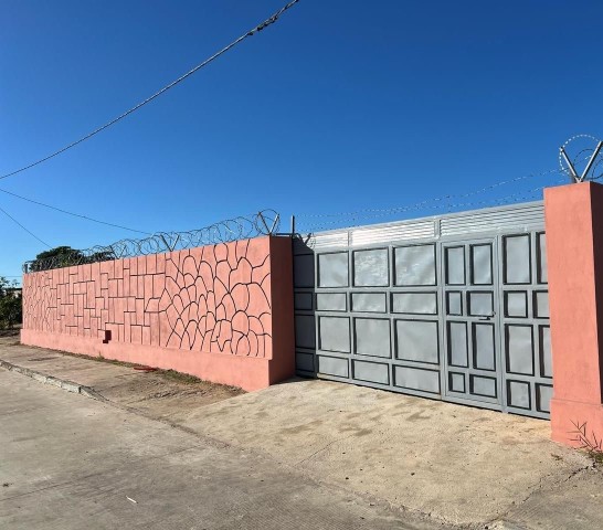 Venda Vivenda a venda no (Lubango) nova urbanização da (Eiwa)