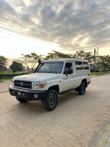 Venda Vendo Toyota Land Cruzer HZ