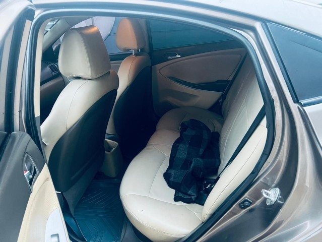 Venda Vendo Hyundai Accent Limpo