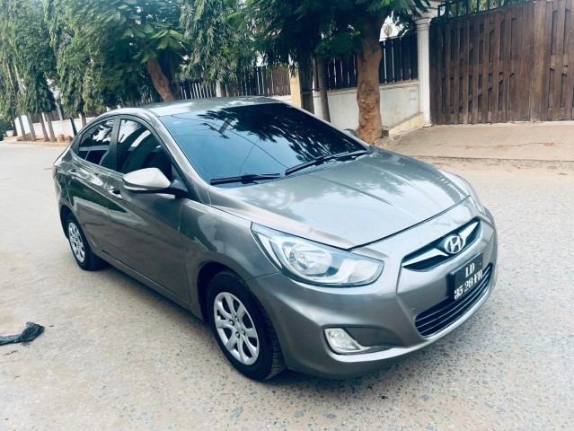 Venda Vendo Hyundai Accent Limpo