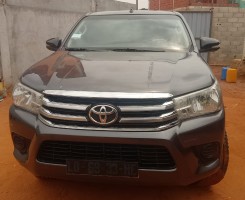 A venda TOYOTA HILUX