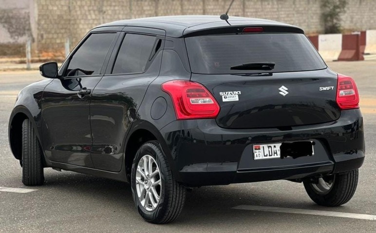 Venda SUZUKI SWIFT NOVO