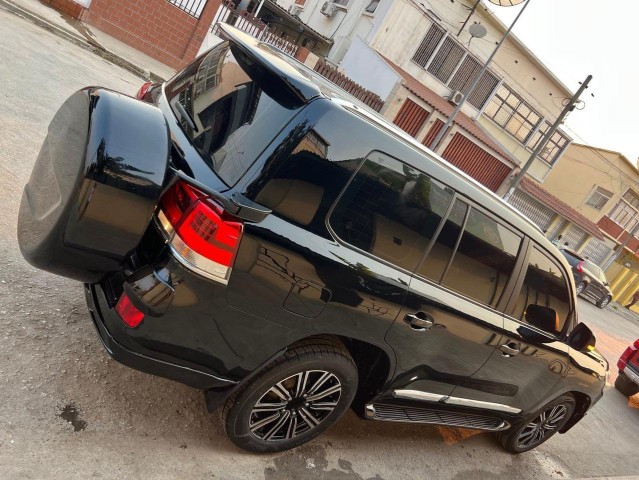 Venda TOYOTA LAND CRUISER VX