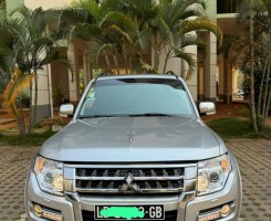 A venda MITSUBISHI PAJERO