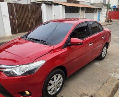 A venda TOYOTA YARIS LIMPO