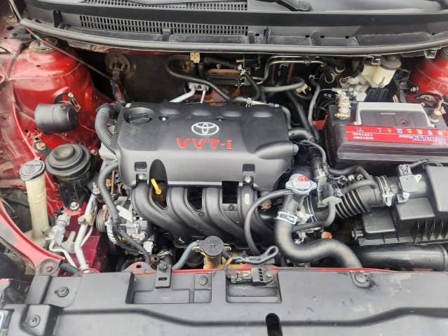 Venda TOYOTA YARIS LIMPO