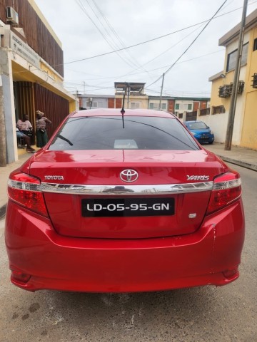 Venda TOYOTA YARIS LIMPO