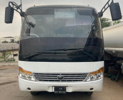 A venda Vendo Autocarro Limpo