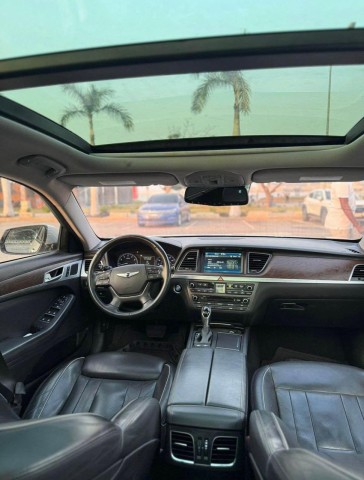 Venda HYUNDAI GENESIS V8