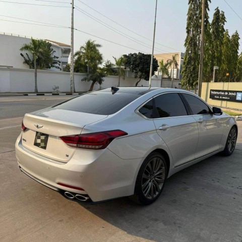 Venda HYUNDAI GENESIS V8