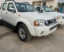 A venda Nissan Hardbody NP 300 Motorização: 2.5 TDi 4Cc 16V