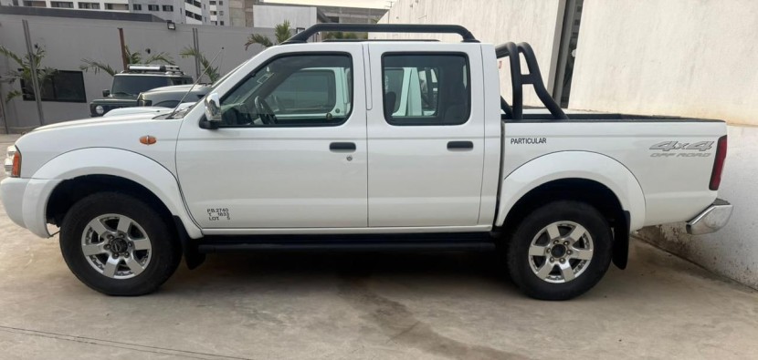 Venda Nissan Hardbody NP 300 Motorização: 2.5 TDi 4Cc 16V