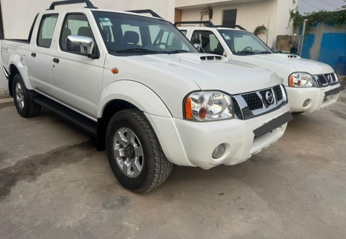 Venda Nissan Hardbody NP 300 Motorização: 2.5 TDi 4Cc 16V