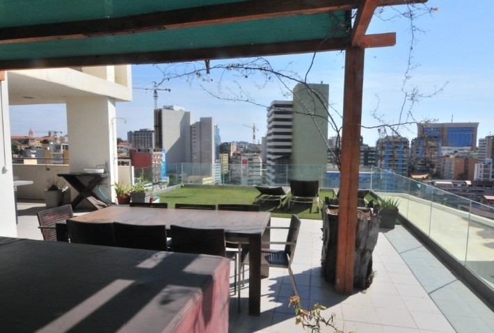 Venda Apartamento T2 mobilado Edifício Pedro Félix Machado
