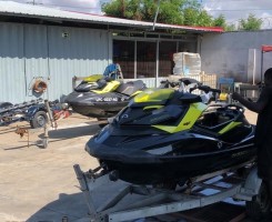 A venda MOTO DE ÁGUA SEADOO RXP 260