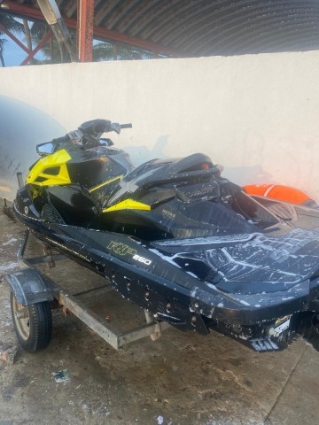 Venda MOTO DE ÁGUA SEADOO RXP 260