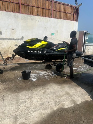 Venda MOTO DE ÁGUA SEADOO RXP 260