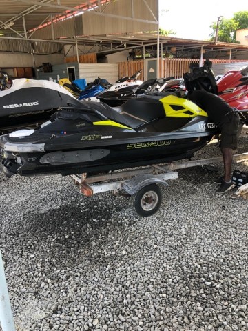 Venda MOTO DE ÁGUA SEADOO RXP 260