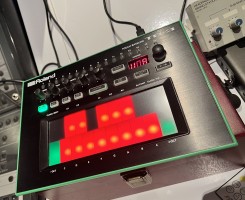 A venda Roland TB-3 Touch Bassline Sintetizador Analógico Virtual