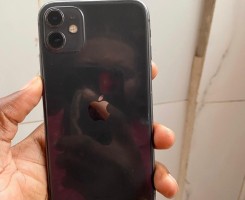 A venda IPhone 11 Normal