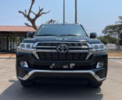 A venda Vendo Toyota Land Cruiser V8..
