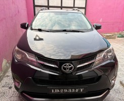 A venda Toyota RAV4 FULL OPTION