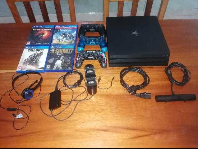 Venda PlayStation 4 PRO 1TB_Kit Completo_Semi-Novo