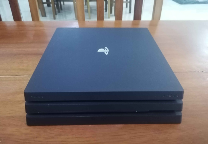 Venda PlayStation 4 PRO 1TB_Kit Completo_Semi-Novo