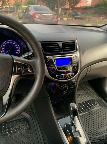 Venda Hyundai Accent a venda