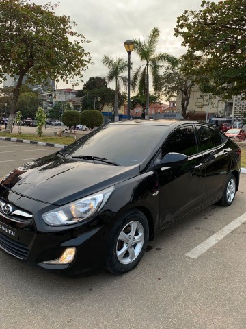Venda Hyundai Accent a venda