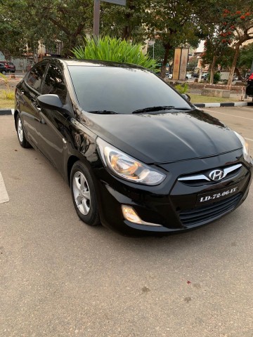 Venda Hyundai Accent a venda