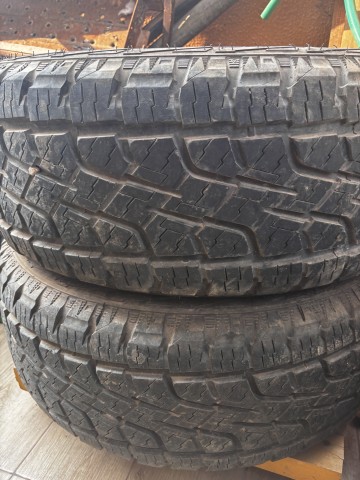 Venda Venda de 3 jantes + Pneus de 285/60R18 6 furações