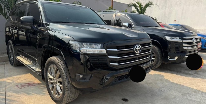 Venda TOYOTA LAND CRUISER LC300 GX.R/VXR TWIN TURBO.