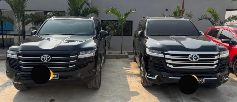 Venda TOYOTA LAND CRUISER LC300 GX.R/VXR TWIN TURBO.