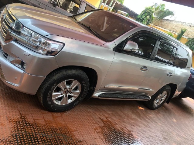 Venda TOYOTA LAND CRUISER VXR | PREMIUM EDITION