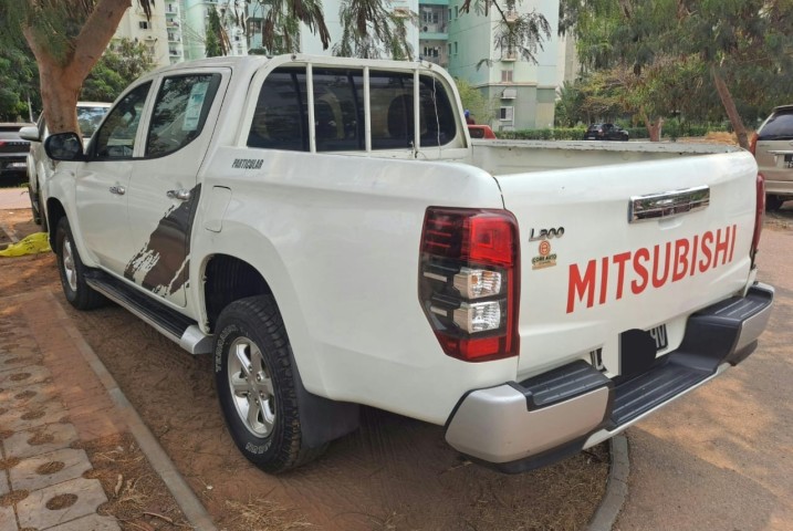 Venda MITSUBISHI L200