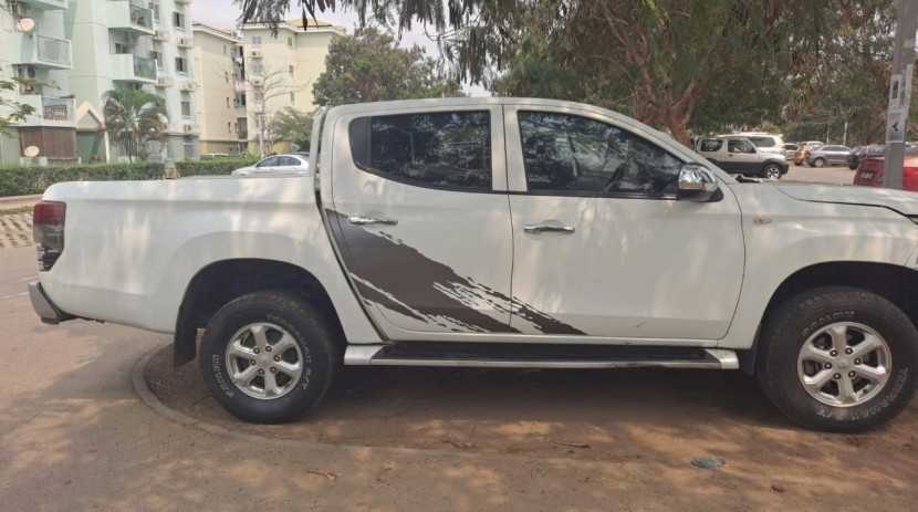 Venda MITSUBISHI L200